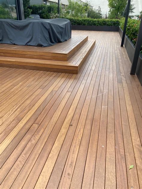 Ahşap Decking: Doğal ve Estetik Bir Görünüm