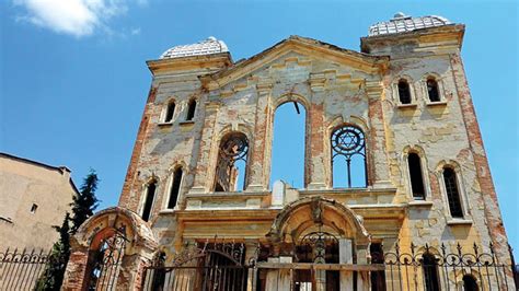 Restorasyon Projelerinde Boyacının Rolü: Tarihi Binalar ve Yeni Yüzler